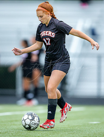 Ipswich vs North Reading Girls Varsity Soccer 2022_2022-09-20_05-07-17_AB5W6036_@TimCardew_2022