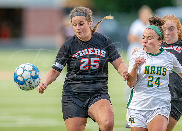 Ipswich vs North Reading Girls Varsity Soccer 2022_2022-09-20_06-03-37_AB5W6357_@TimCardew_2022