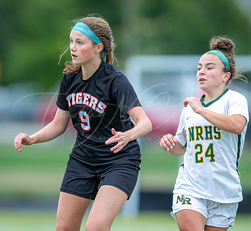 Ipswich vs North Reading Girls Varsity Soccer 2022_2022-09-20_04-46-30_AB5W5863_@TimCardew_2022