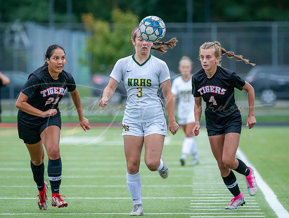 Ipswich vs North Reading Girls Varsity Soccer 2022_2022-09-20_05-50-36_DT7T2026_@TimCardew_2022