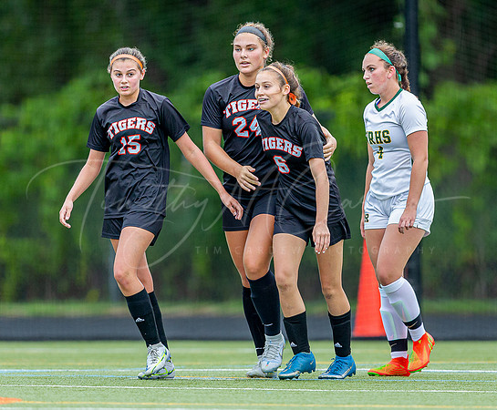 Ipswich vs North Reading Girls Varsity Soccer 2022_2022-09-20_05-00-33_AB5W5995_@TimCardew_2022