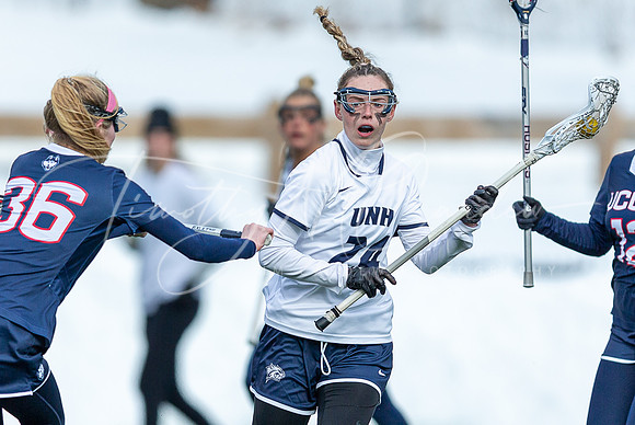 University of New Hampshire vs #25 University of Connecticut Women’s Lacrosse Game 2022_2022-02-27_03-51-00_AB5W6547_@TimCardew_2022